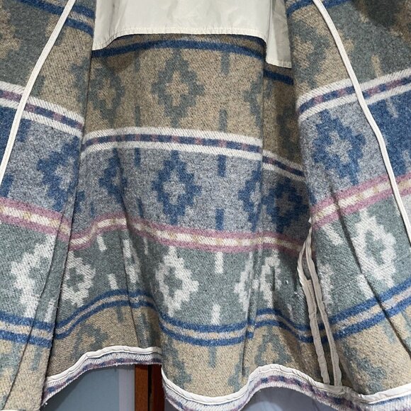 Vintage The Woolrich Woman’s Wool Southwestern Aztec Navajo Jacket Coat Size L - Picture 8 of 10